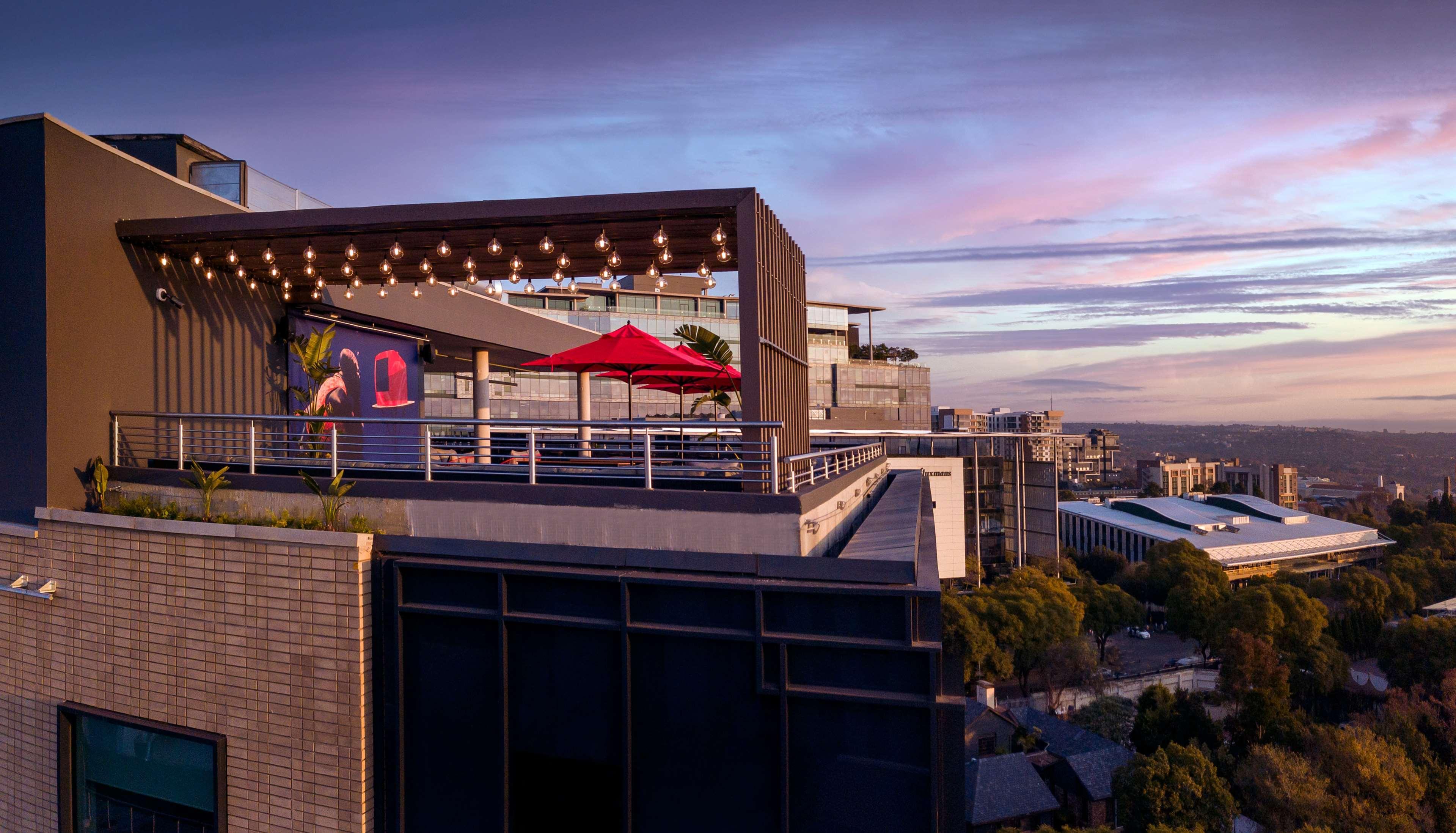 Radisson Red Hotel Johannesburg Rosebank Exterior photo