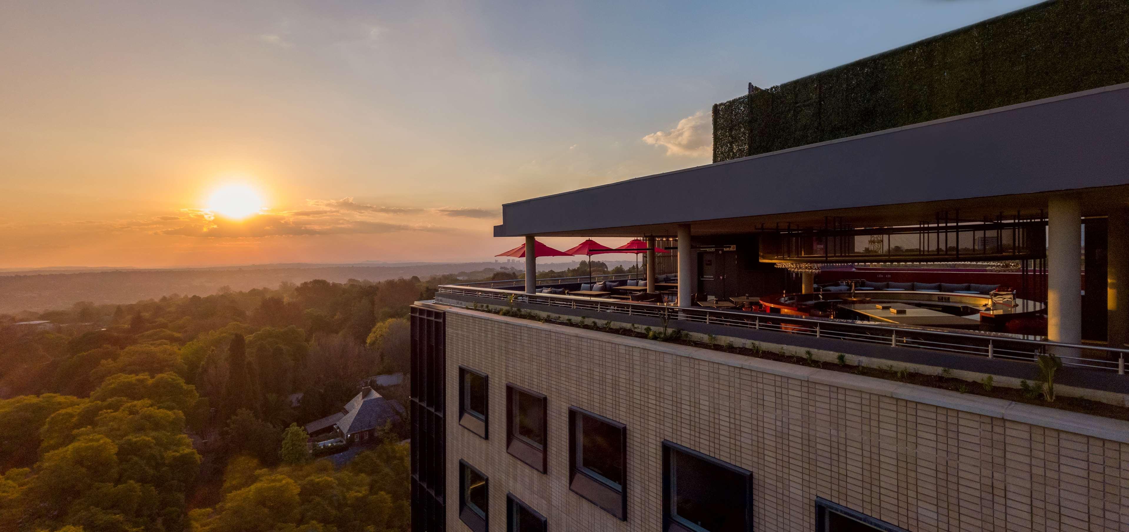 Radisson Red Hotel Johannesburg Rosebank Exterior photo