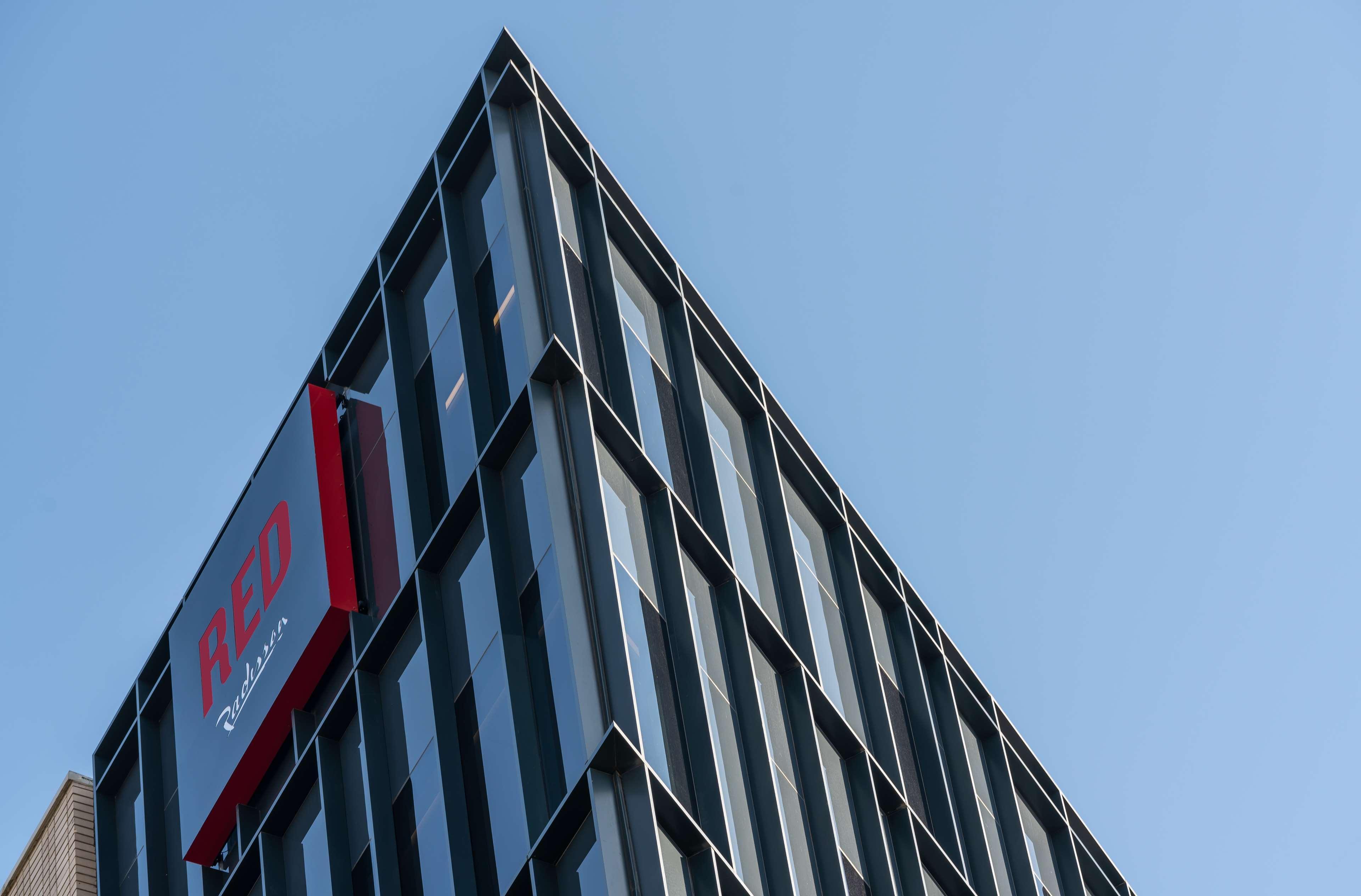 Radisson Red Hotel Johannesburg Rosebank Exterior photo