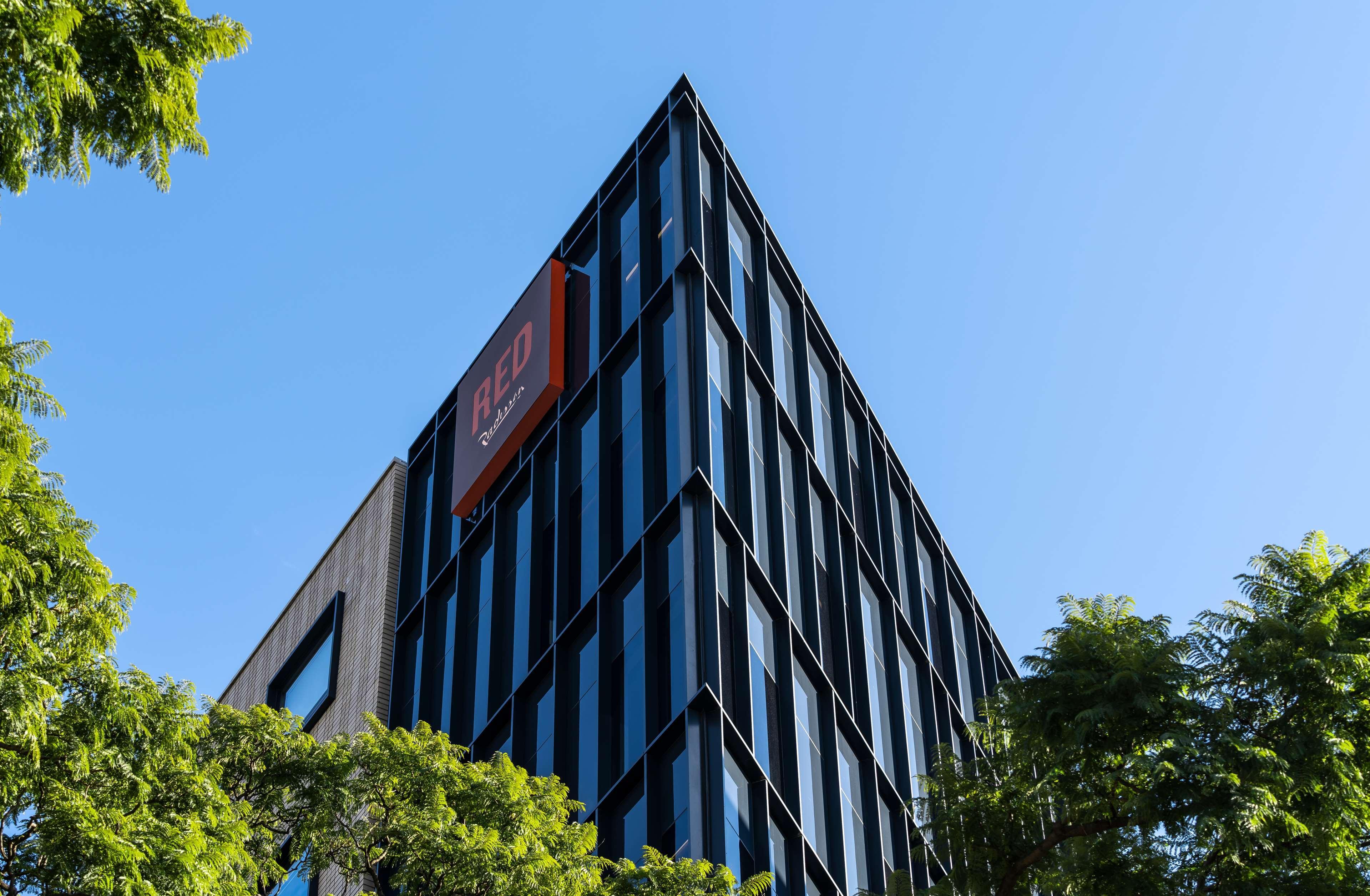 Radisson Red Hotel Johannesburg Rosebank Exterior photo