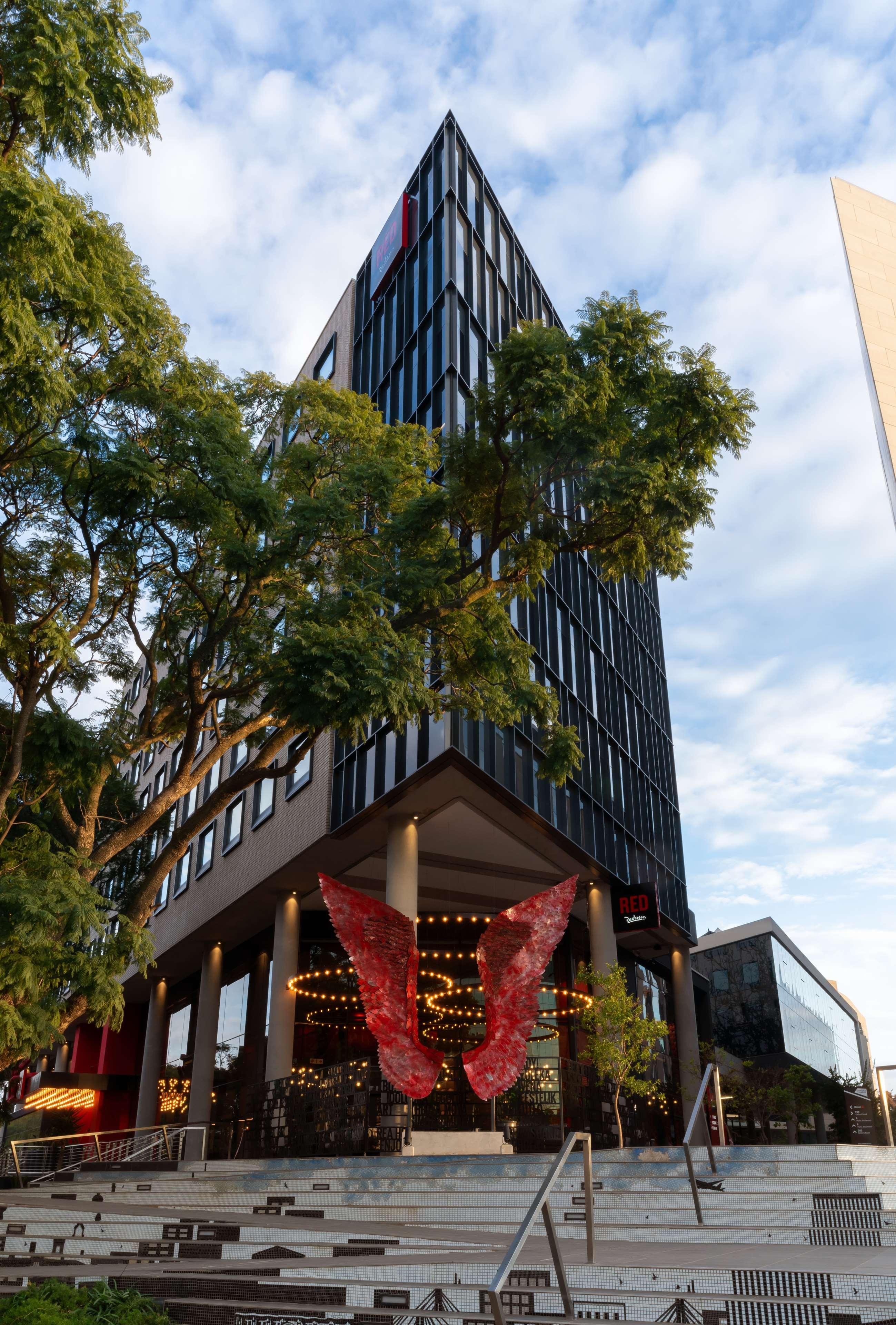 Radisson Red Hotel Johannesburg Rosebank Exterior photo