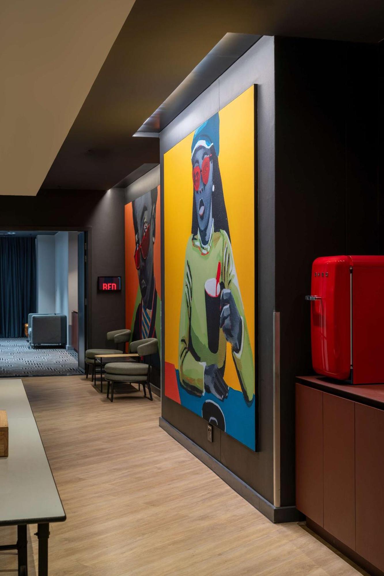 Radisson Red Hotel Johannesburg Rosebank Exterior photo