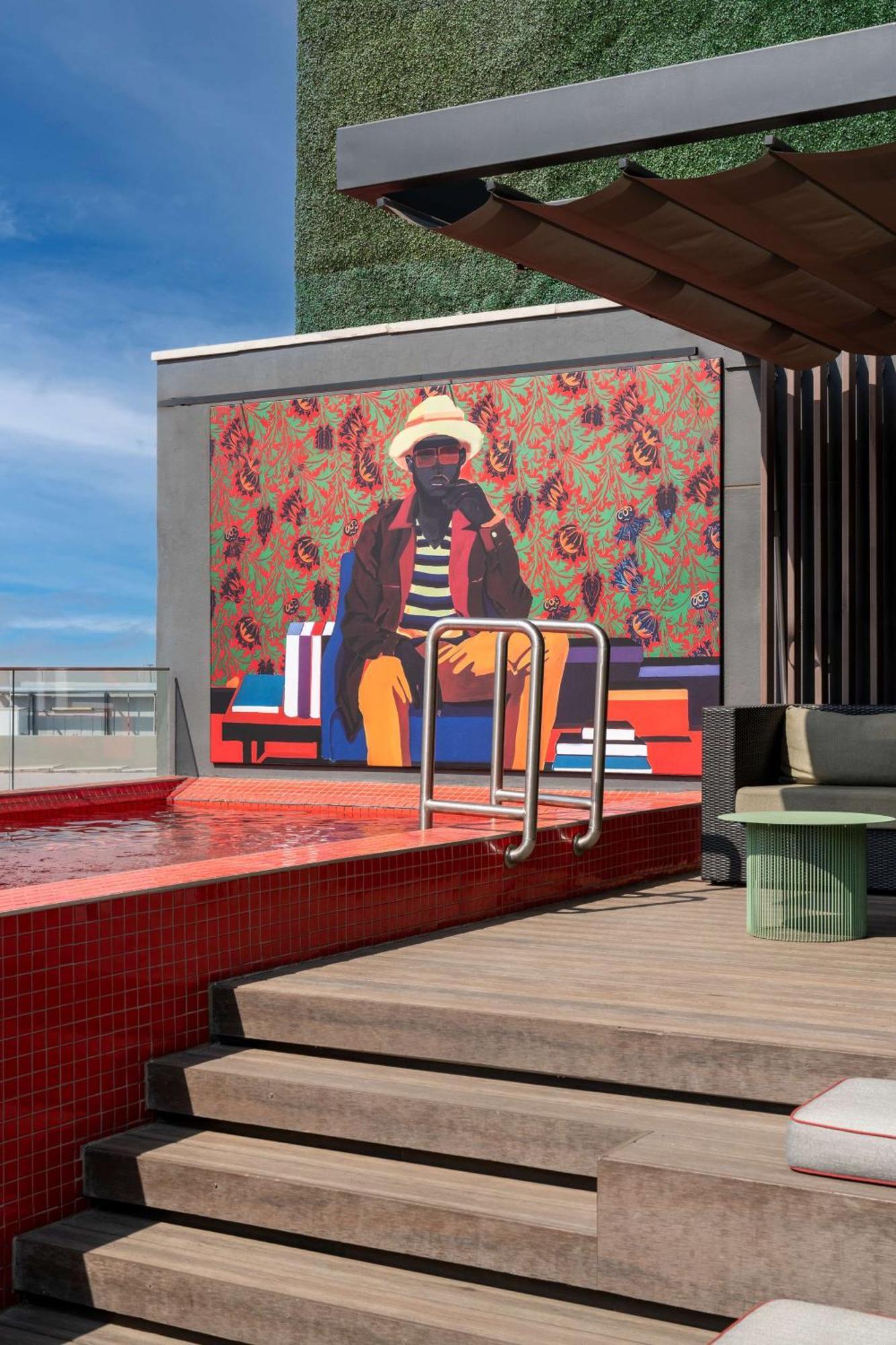 Radisson Red Hotel Johannesburg Rosebank Exterior photo